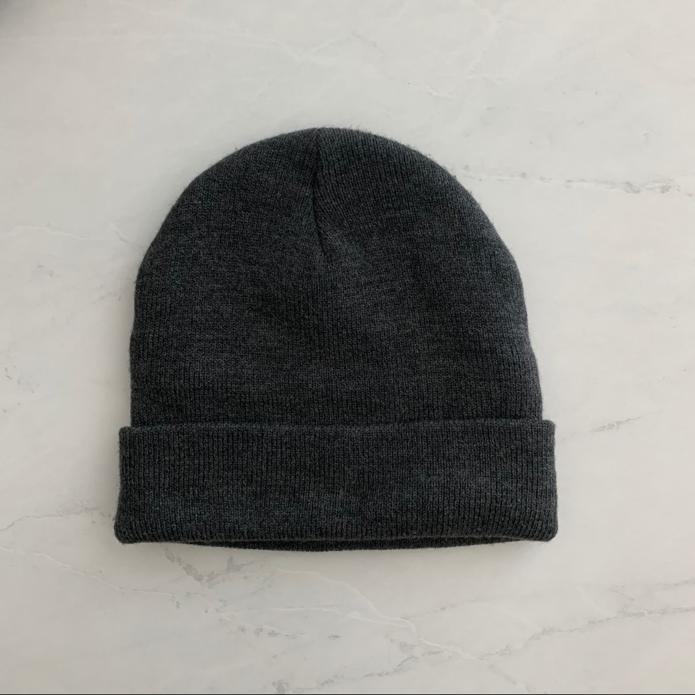 Aritzia Charcoal Knit Beanie